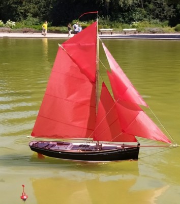 Vorbild, Lotsenkutter JOLIE BRISE..jpg (202.23 KiB) 10743-mal betrachtet Vorbild, Lotsenkutter JOLIE BRISE..jpg